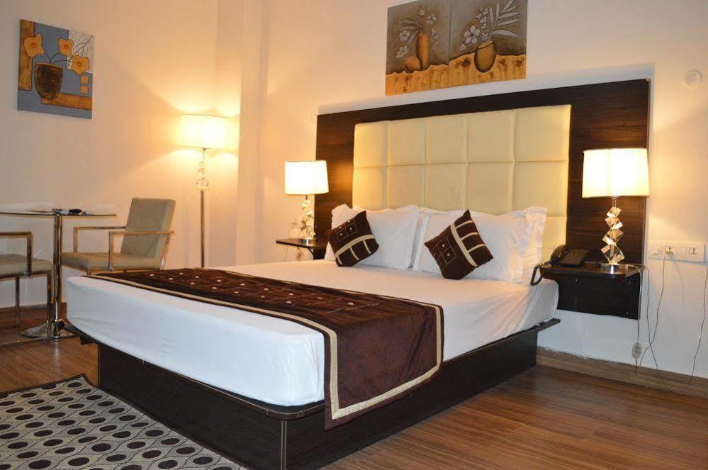 Ksr Park Hotel 海得拉巴 外观 照片